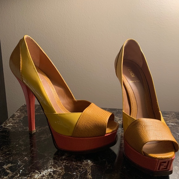 Fendi shoes - Picture 1 of 2